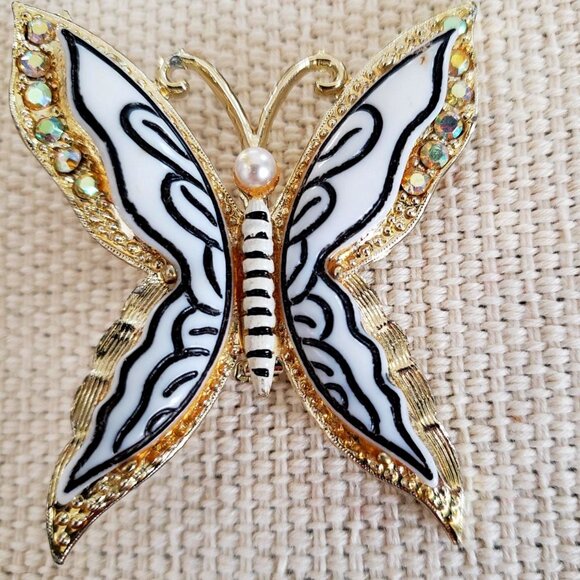 Beautiful Butterfly Brooch - Picture 1 of 2
